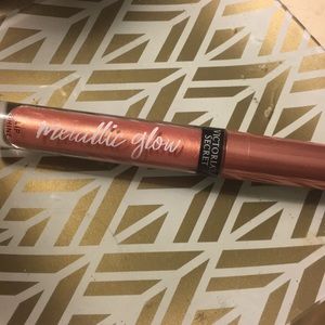 Final price-BRAND NEW💥Lipgloss🌻